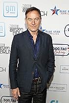 Photo of Jason Isaacs