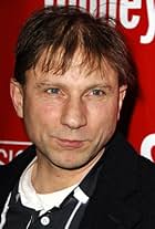 Photo of Simon McBurney