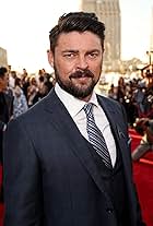 Photo of Karl Urban